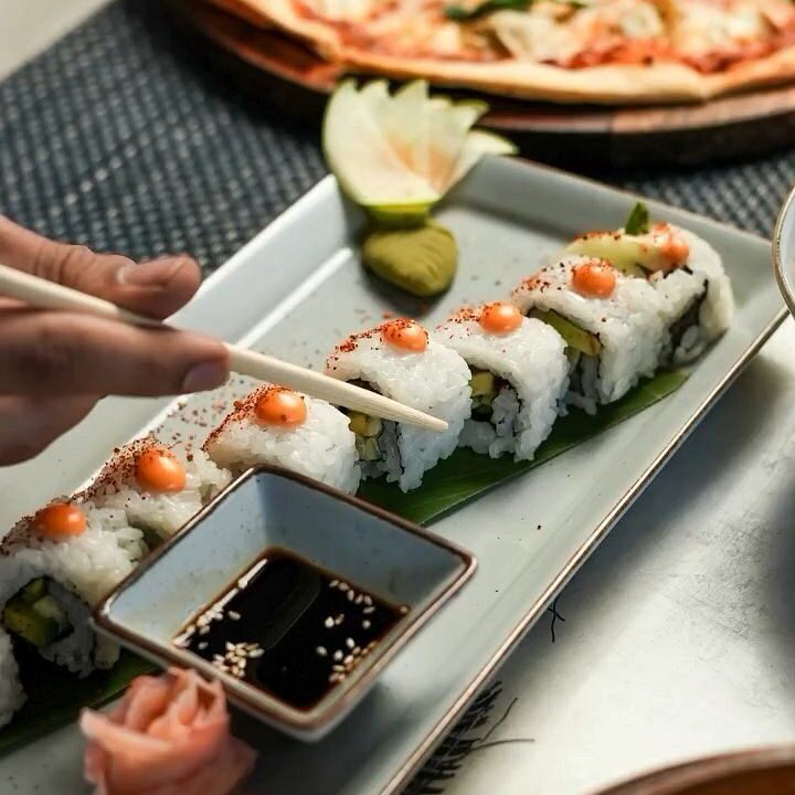 Sushi platter with wood fired pizza at nouba jaipur